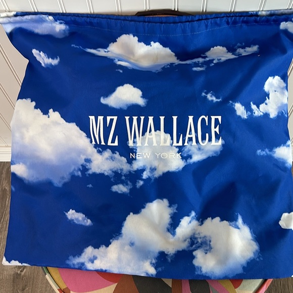 Like new MZ Wallace SMALL metro tote burgundy lacquer bag - Picture 7 of 8